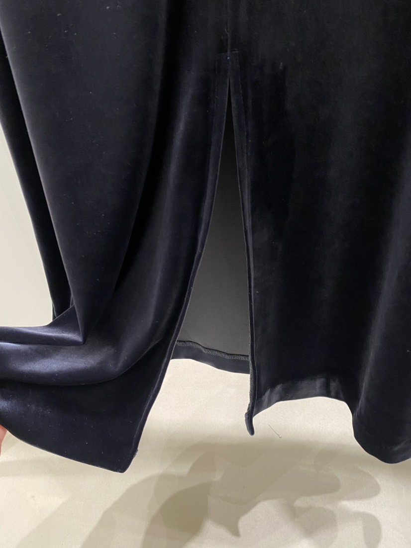 OUPPT東大門㊣實拍女裝新款推薦25秋冬時尚連衣裙天鵝絨開衩OUPPT連衣裙