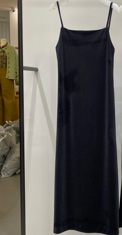 OUPPT東大門㊣實拍女裝新款推薦25秋冬時尚連衣裙天鵝絨開衩OUPPT連衣裙圖色2