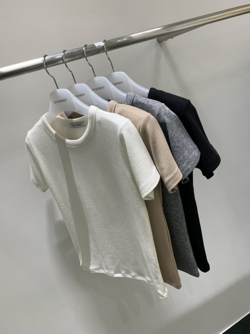 LOVE MOMENT東大門㊣代購女裝新品推薦休閑熱賣人氣25秋冬T恤LOVE MOMENTT恤