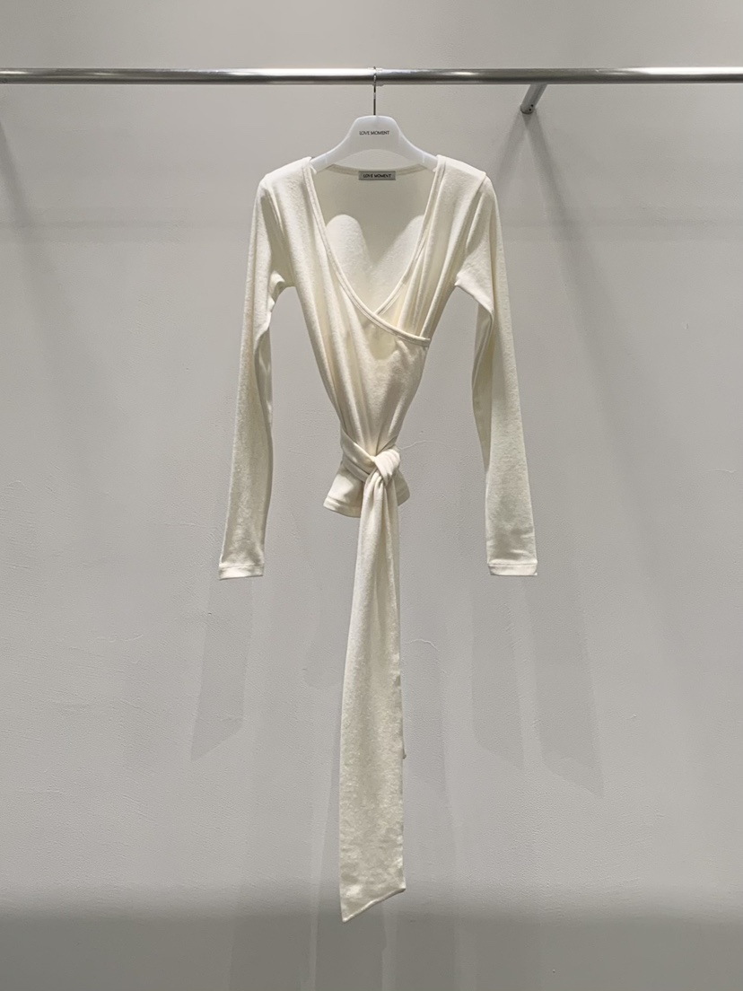 LOVE MOMENT韓國直郵㊣女士新款職業推薦熱賣長袖T恤安哥拉LOVE MOMENT長袖T恤圖色1