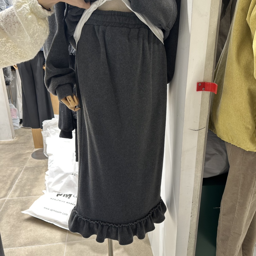 ENVY東大門㊣實拍女裝新款推薦人氣職業時尚休閑熱賣25秋冬長裙ENVY長裙圖色1墨色