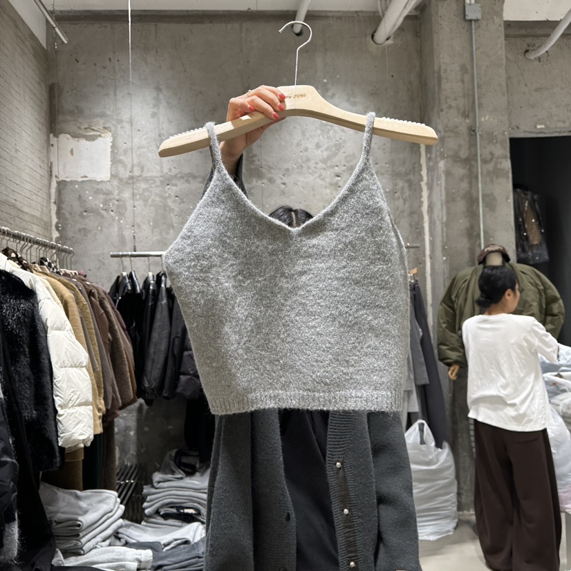 JUNI東大門㊣代購女裝新品時尚推薦25秋冬職業人氣吊帶背心my juni吊帶/背心圖色2