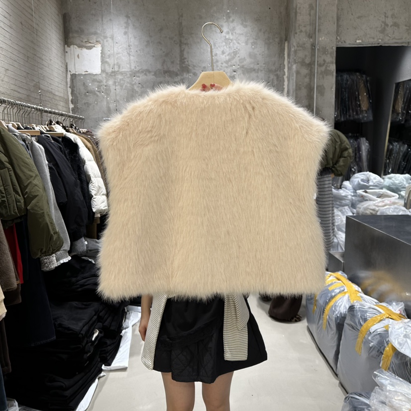 JUNI東大門㊣實拍女士新品推薦熱賣人氣時尚職業25秋冬馬甲my juni馬甲