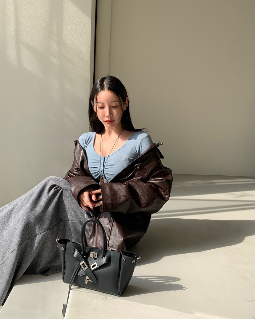 REVE CITE-L東大門㊣代購女士新品25秋冬長袖T恤褶皺紐扣REVE CITE長袖T恤