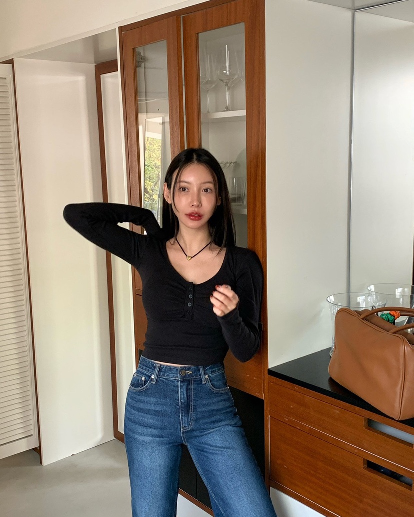 REVE CITE-L東大門㊣代購女士新品25秋冬長袖T恤褶皺紐扣REVE CITE長袖T恤圖色4