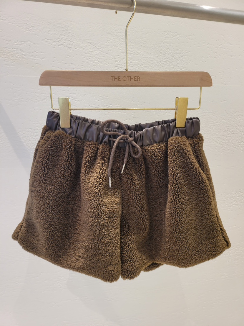 THE OTHER東大門㊣代購女士新品時尚休閑熱賣25秋冬短褲皮革THE OTHER短褲圖色2