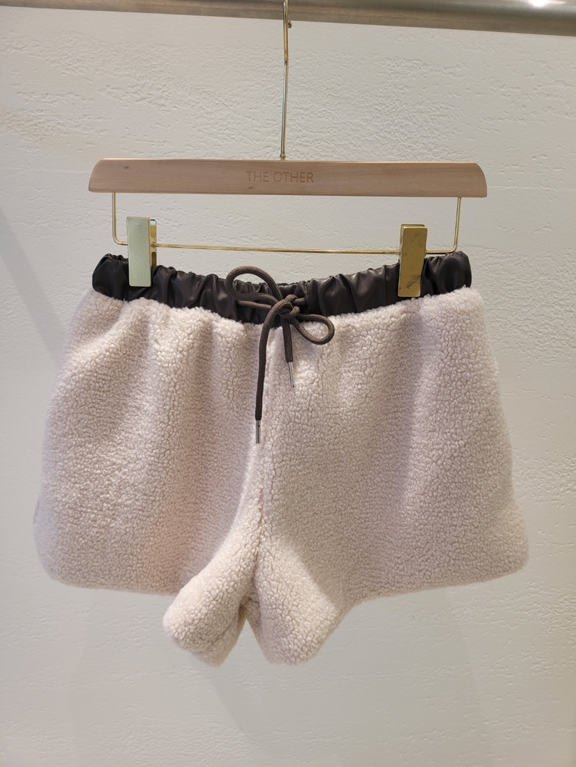 THE OTHER東大門㊣代購女士新品時尚休閑熱賣25秋冬短褲皮革THE OTHER短褲圖色3