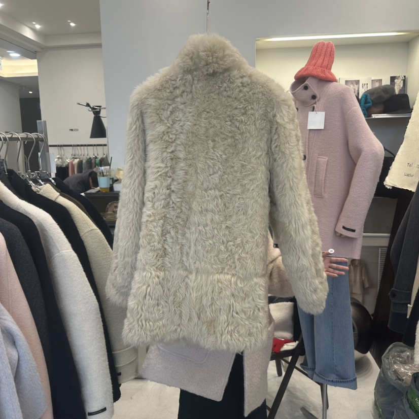 POUCH韓國直郵㊣女裝新款休閑時尚人氣25秋冬熱賣短款大衣羊皮POUCH短款大衣