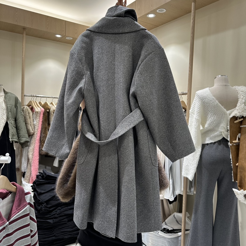 VINTAGE VIBE東大門㊣實拍女士新款25秋冬中長款大衣人字紋含腰帶VINTAGE VIBE中長款大衣