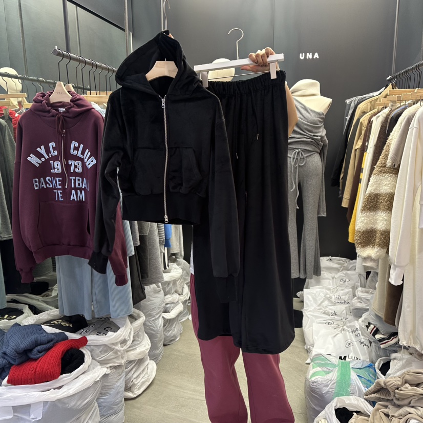 UNA/THE MAY韓國直郵㊣女士新款推薦套裝天鵝絨兩件套套裝貂皮連帽THEMAY/UNA套裝圖色3