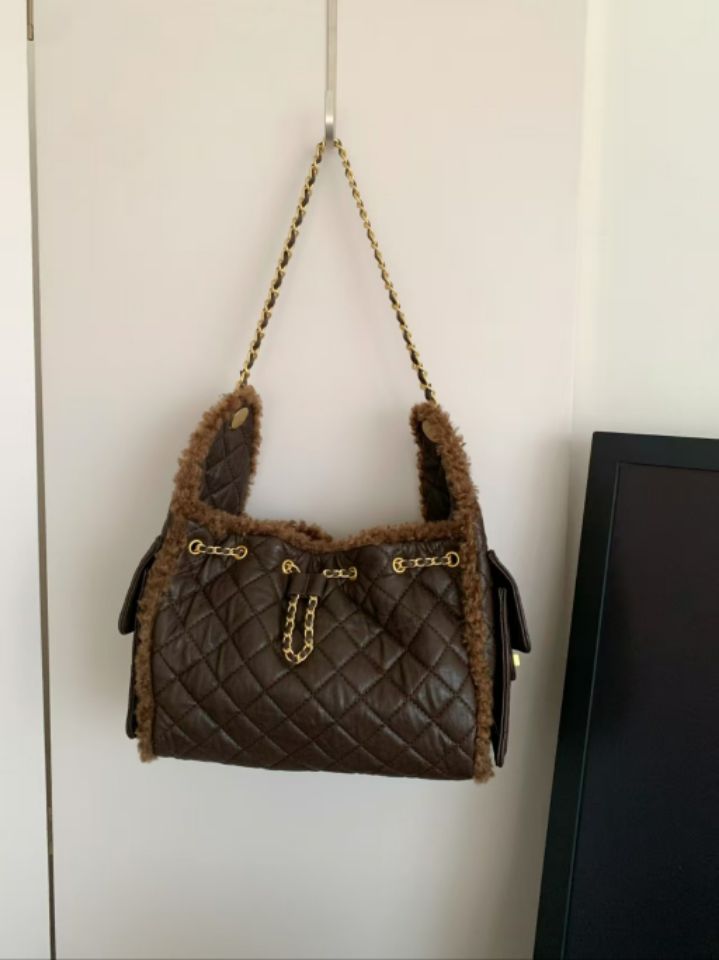 TROUVAILLE韓國直郵㊣女士新款休閑推薦時尚手拿包腋下包毛皮TROUVAILLE手拿包/腋下包圖色1