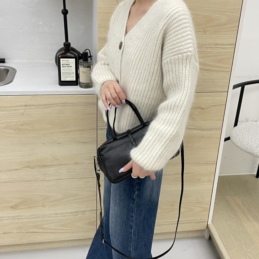 J PLACE東大門㊣實拍女士新品休閑推薦熱賣人氣手拿包腋下包J PLACE手拿包/腋下包