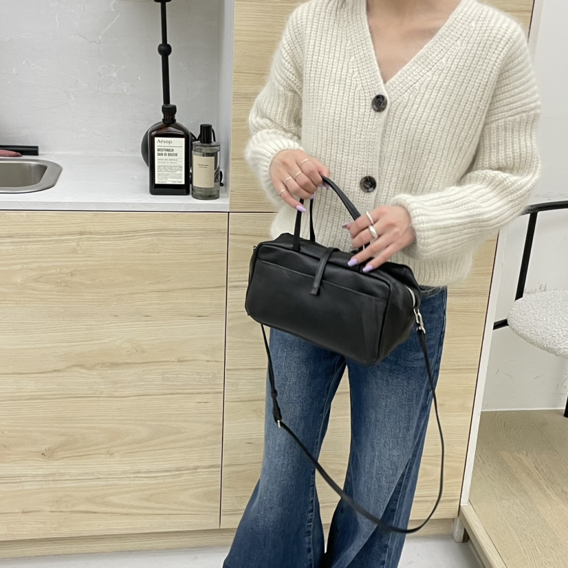 J PLACE東大門㊣實拍女士新品休閑推薦熱賣人氣手拿包腋下包J PLACE手拿包/腋下包