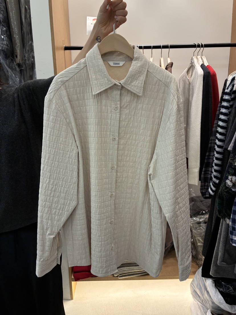 TORRE韓國直郵㊣女裝新款休閑熱賣推薦職業時尚襯衫蕾絲衫填充TORRE襯衫/蕾絲衫圖色2