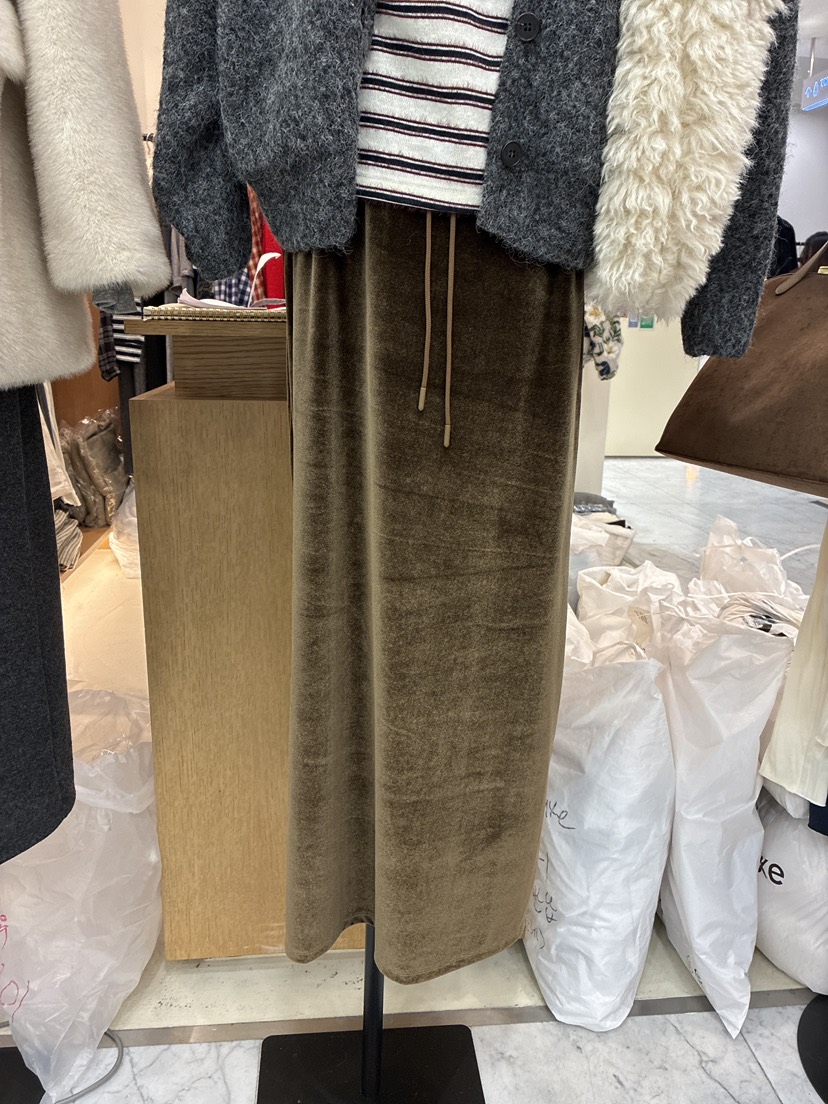 TORRE韓國代購㊣女士新款熱賣人氣職業推薦休閑25秋冬長裙天鵝絨TORRE長裙圖色1