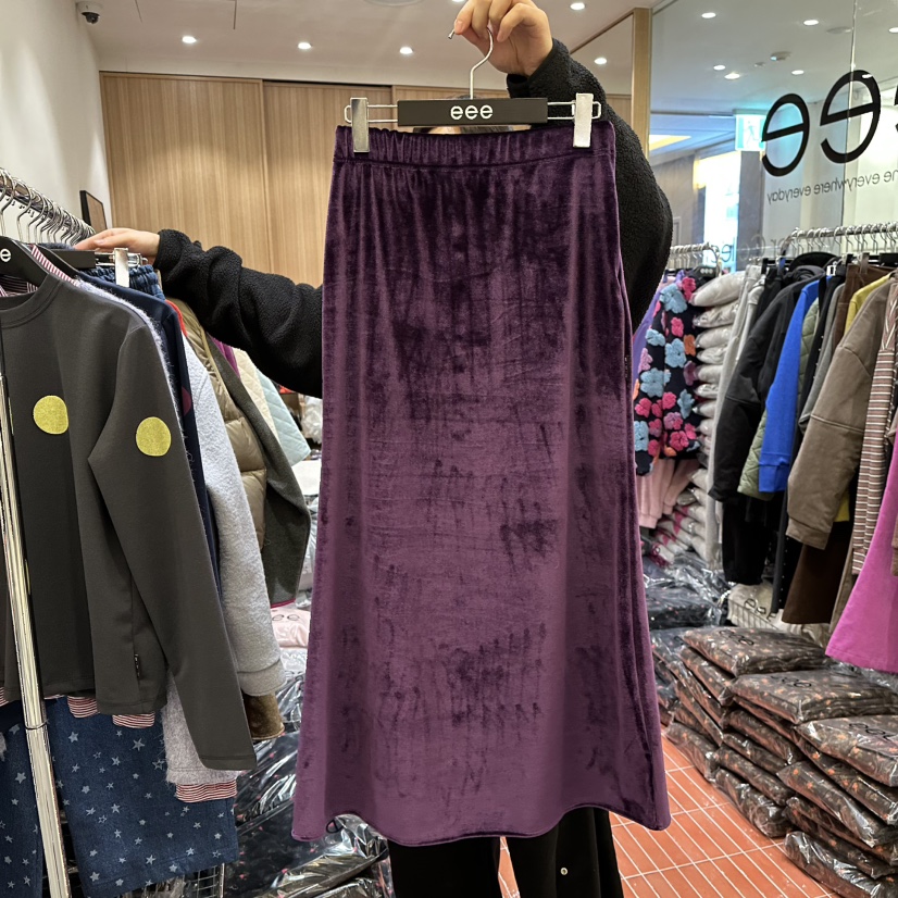 E/E/E韓國直郵㊣女士新款熱賣職業推薦25秋冬時尚長裙天鵝絨E/E/E長裙圖色1