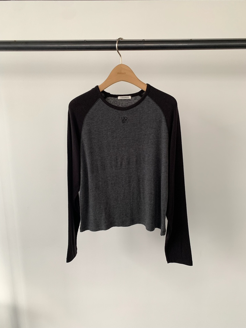 UNDERSON東大門㊣實拍女裝新款人氣推薦時尚熱賣休閑長袖T恤UNDERSON長袖T恤圖色2黑