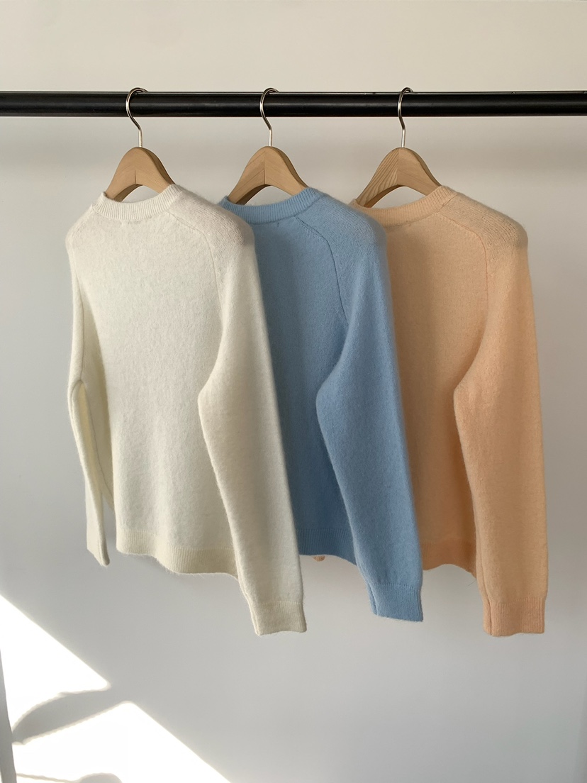 UNDERSON韓國直郵㊣女士新款推薦熱賣休閑針織衫馬海毛刺繡UNDERSON針織衫