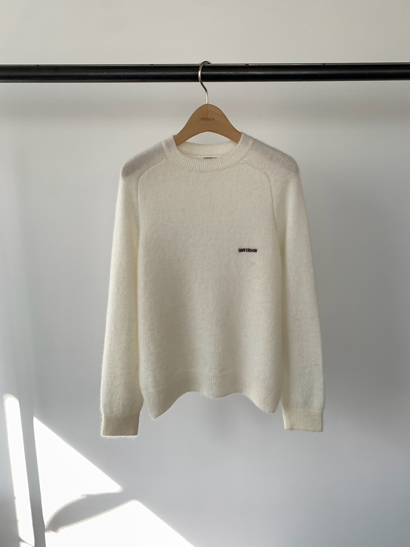 UNDERSON韓國直郵㊣女士新款推薦熱賣休閑針織衫馬海毛刺繡UNDERSON針織衫圖色1