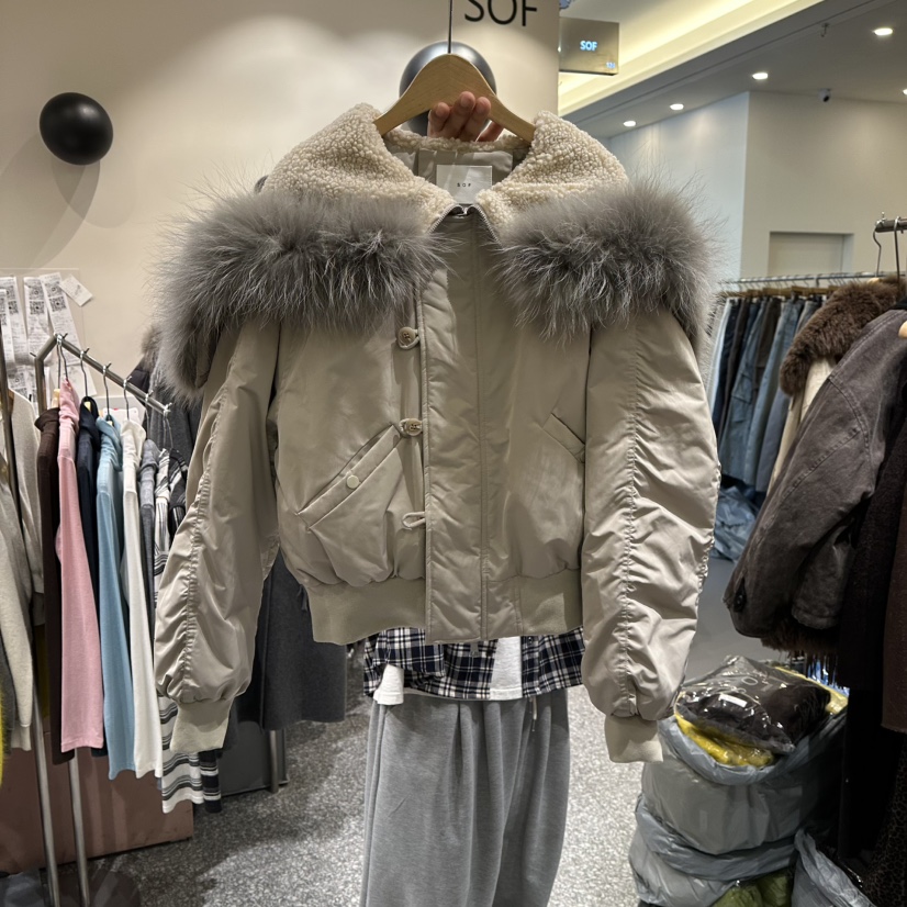 SOF東大門㊣直郵女士新款推薦熱賣人氣休閑短款羽絨服狐貍絨SOF短款羽絨服圖色1