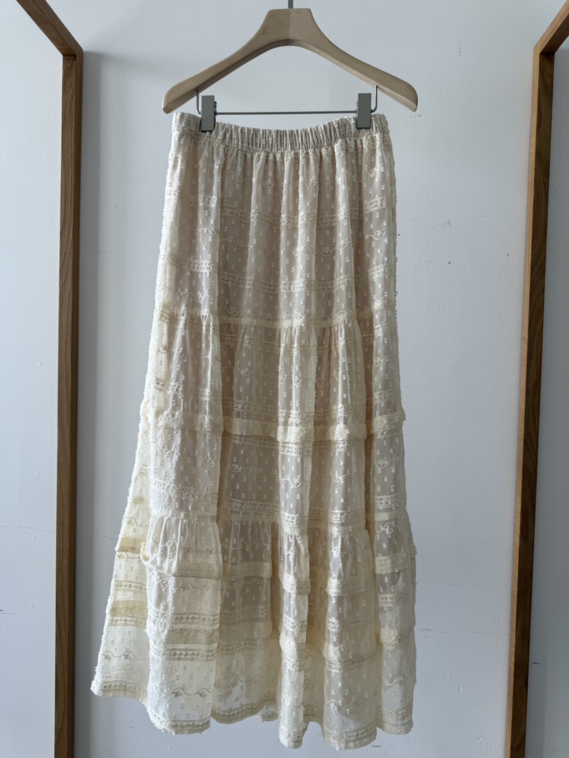 MUSHROOM-A東大門㊣實拍女裝新款人氣25秋冬時尚長裙刺繡雪紡MUSHROOM長裙