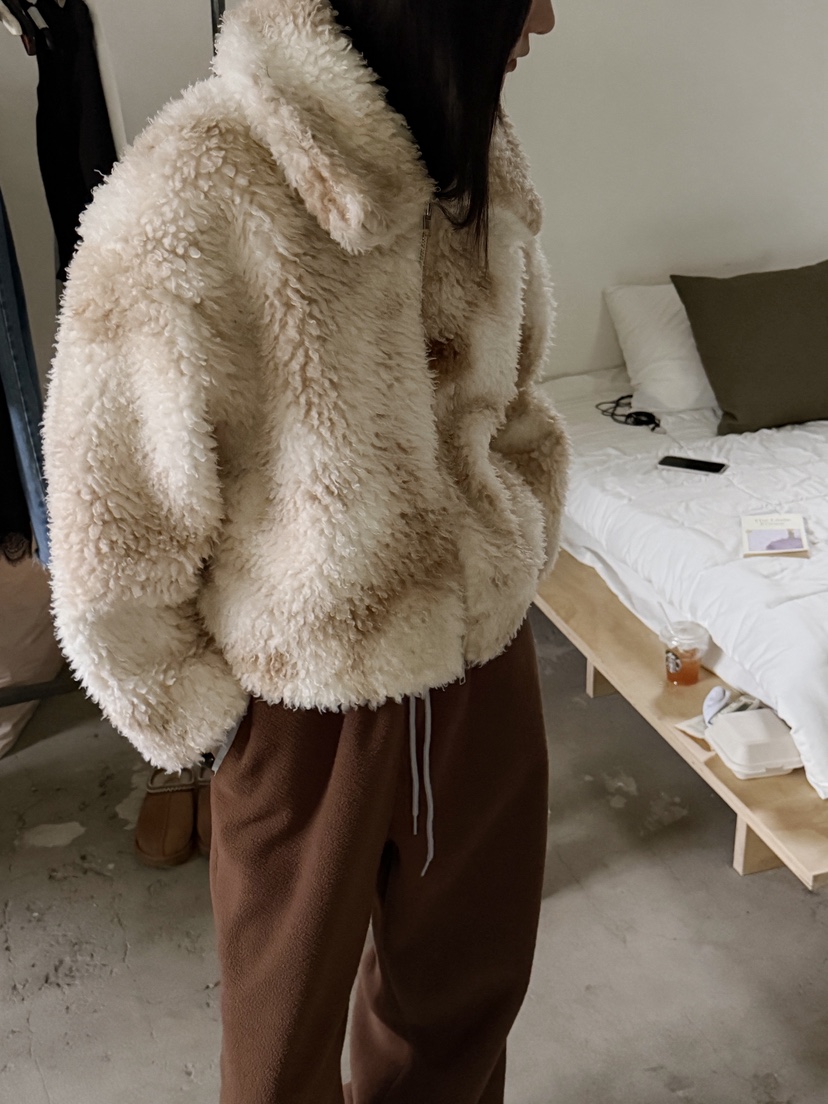 MORE THAN-P東大門㊣實拍女士新款25秋冬短款大衣毛絨皮草MORE THAN短款大衣