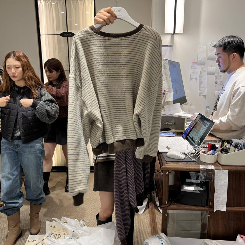 VENIR-a韓國代購㊣女士新款推薦休閑人氣時尚熱賣衛衣加絨VENIR-a衛衣