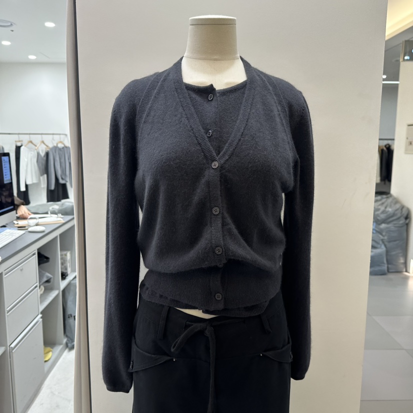 THE VALUE東大門㊣代購女裝新品時尚人氣針織衫假兩件雙層THE VALUE針織衫圖色1墨色