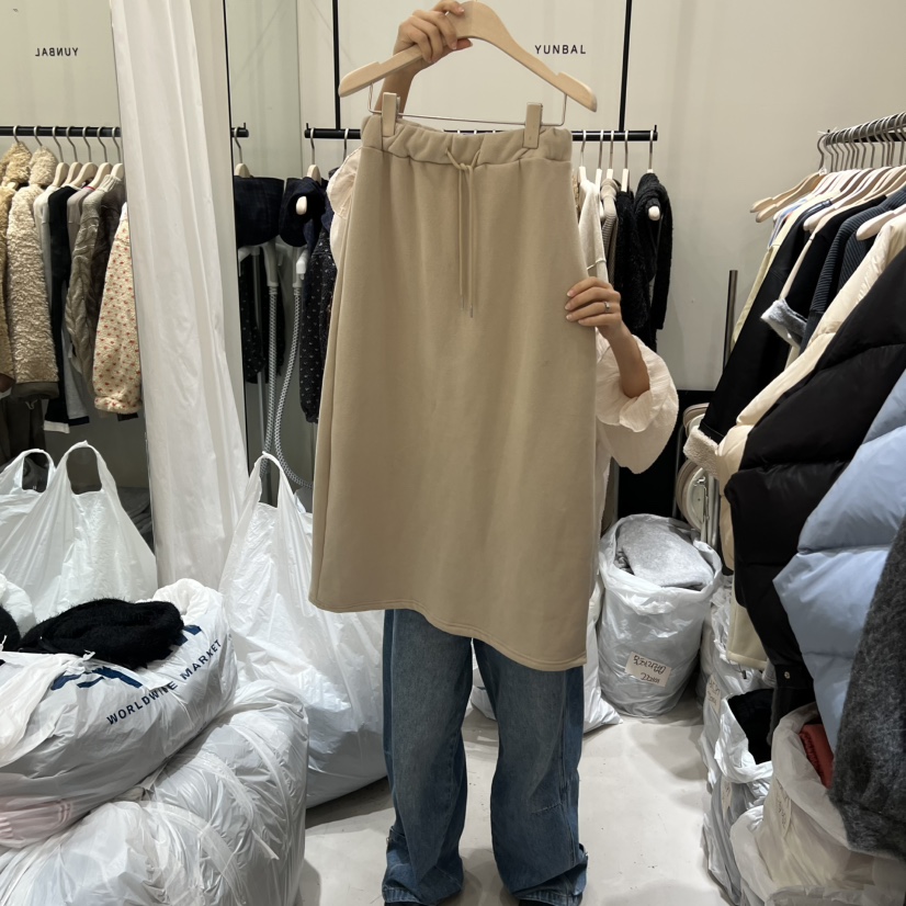 YUNBAL東大門㊣實拍女裝新品25秋冬人氣休閑半身裙中短裙加絨YUNBAL半身裙/中短裙圖色1