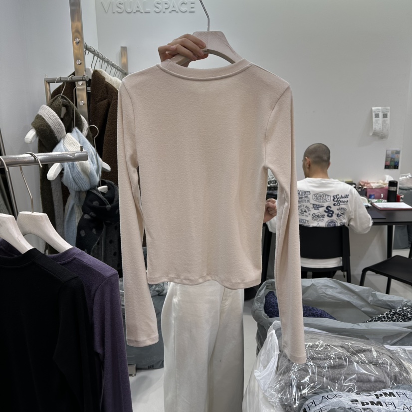 VISUAL SPACE東大門㊣直郵女士新款時尚熱賣人氣長袖T恤加絨VISUAL SPACE長袖T恤