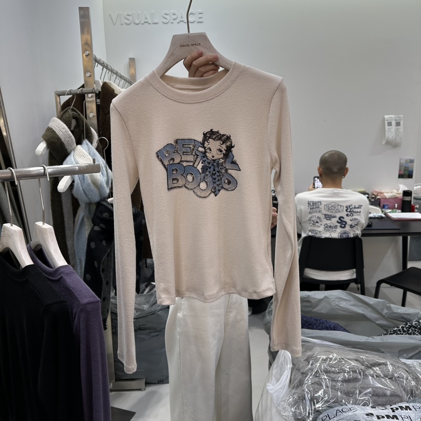 VISUAL SPACE東大門㊣直郵女士新款時尚熱賣人氣長袖T恤加絨VISUAL SPACE長袖T恤圖色1