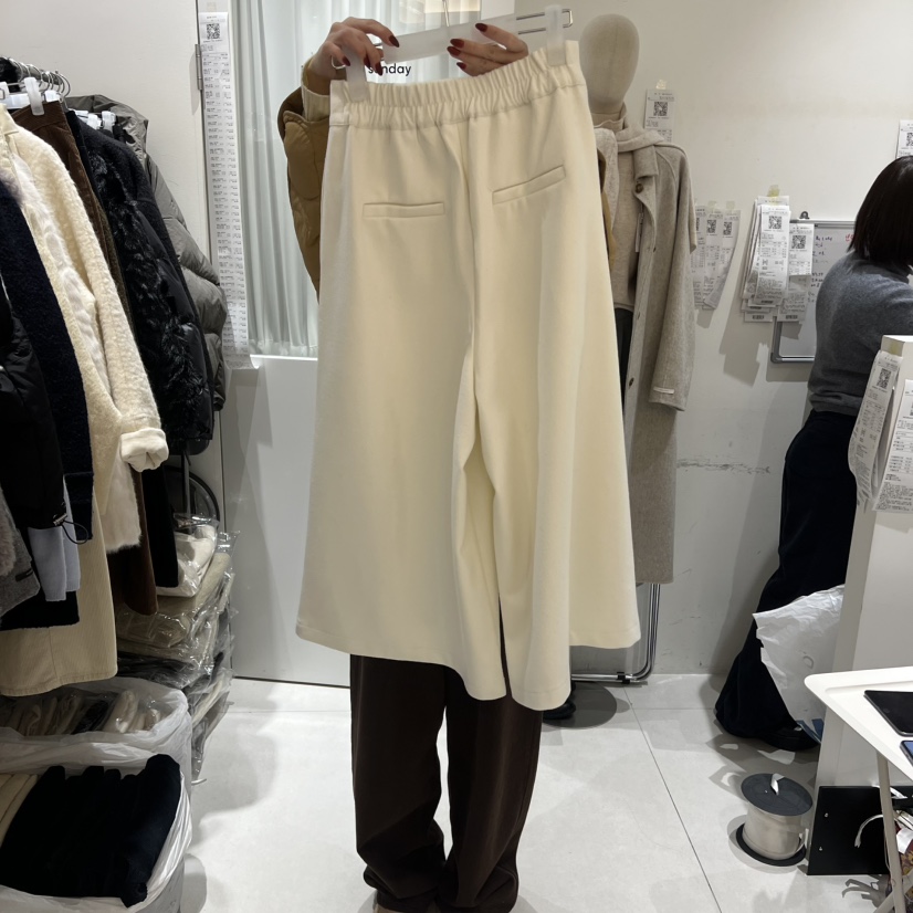 MONDAY TO SUNDAY東大門㊣代購女裝新款職業25秋冬人氣短褲MONDAY TO SUNDAY短褲