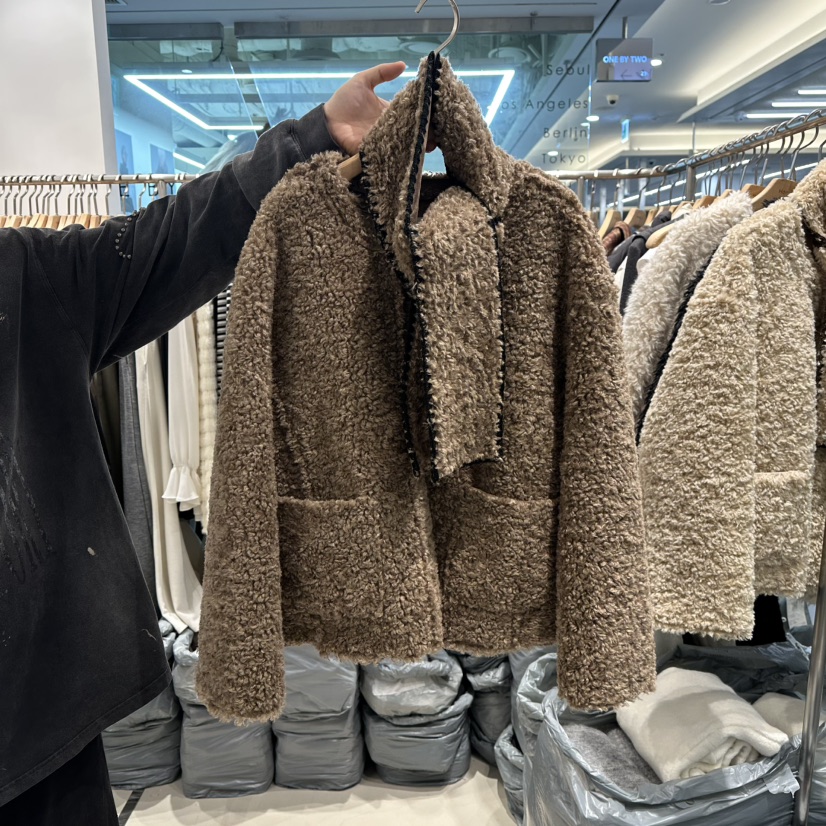 HONG.U韓國直郵㊣女裝新款推薦熱賣25秋冬職業短款大衣含圍巾HONG.U短款大衣圖色2