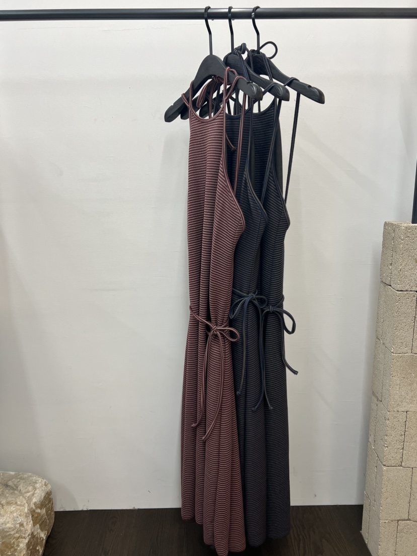 UNANSWERED-MYSTERY東大門㊣直郵女裝新品熱賣連衣裙含腰繩UNANSWERED-MYSTERY連衣裙