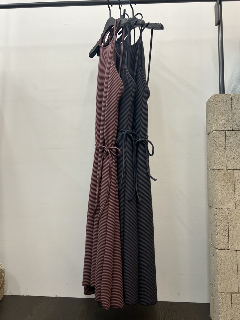 UNANSWERED-MYSTERY東大門㊣直郵女裝新品熱賣連衣裙含腰繩UNANSWERED-MYSTERY連衣裙