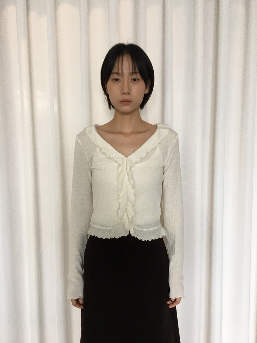 CCW韓國直郵㊣女裝新品25秋冬職業推薦時尚人氣熱賣長袖T恤CCW--NYUNYU長袖T恤