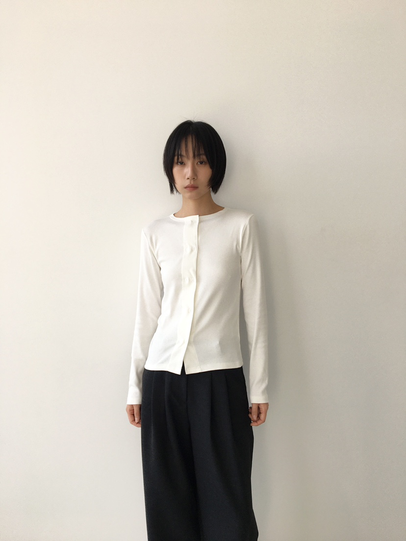 CCW東大門㊣直郵女士新款職業休閑熱賣25秋冬時尚人氣長袖T恤CCW--NYUNYU長袖T恤