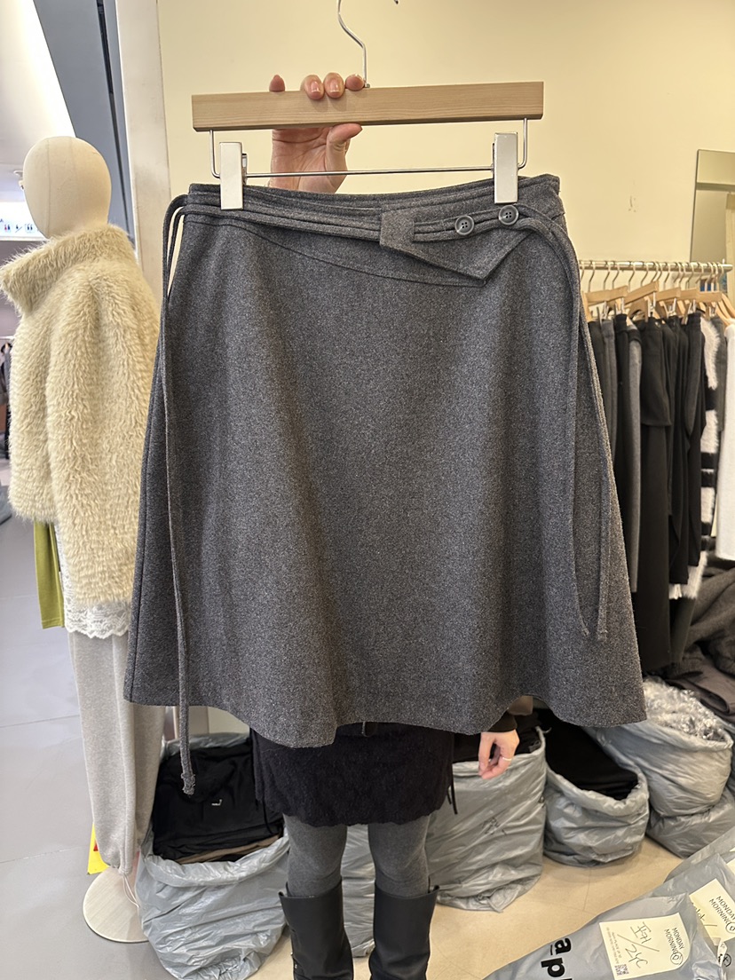 MONDAYMORING韓國直郵㊣女裝新品推薦半身裙中短裙含腰繩羊毛MONDAYMORING半身裙/中短裙圖色1