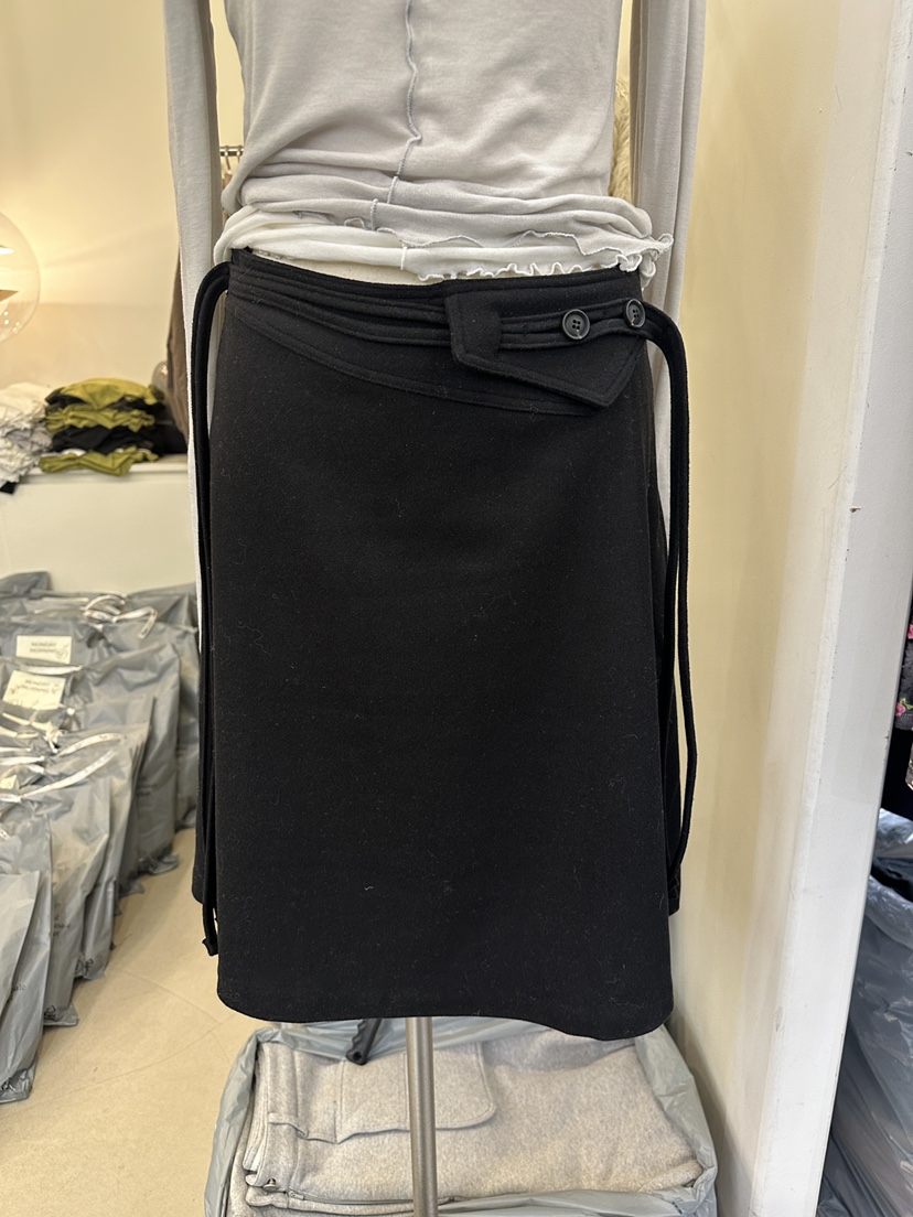 MONDAYMORING韓國直郵㊣女裝新品推薦半身裙中短裙含腰繩羊毛MONDAYMORING半身裙/中短裙圖色2