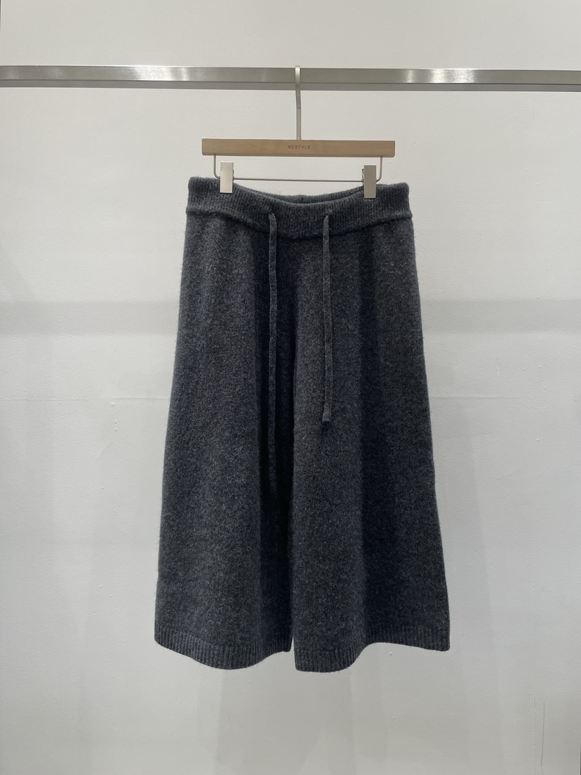 RE STYLE-Q韓國直郵㊣女裝新款時尚人氣職業推薦熱賣短褲RE STYLE短褲圖色1