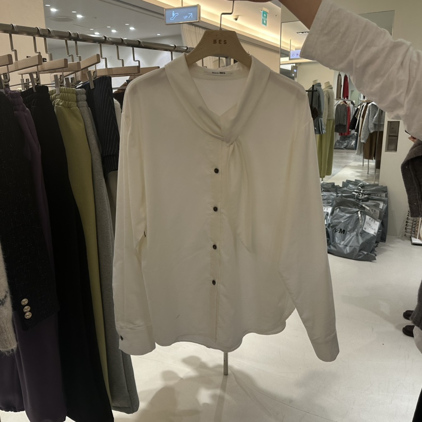 BES東大門㊣實拍女裝新品推薦人氣時尚熱賣職業襯衫蕾絲衫圍巾BES SEOUL襯衫/蕾絲衫圖色2
