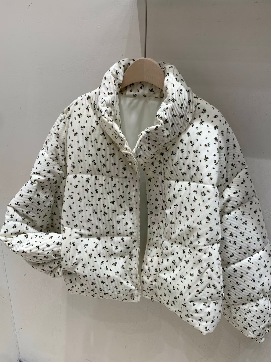 FRIDA韓國直郵㊣女裝新品人氣推薦職業熱賣短款棉服花朵填充FRIDA短款棉服圖色1