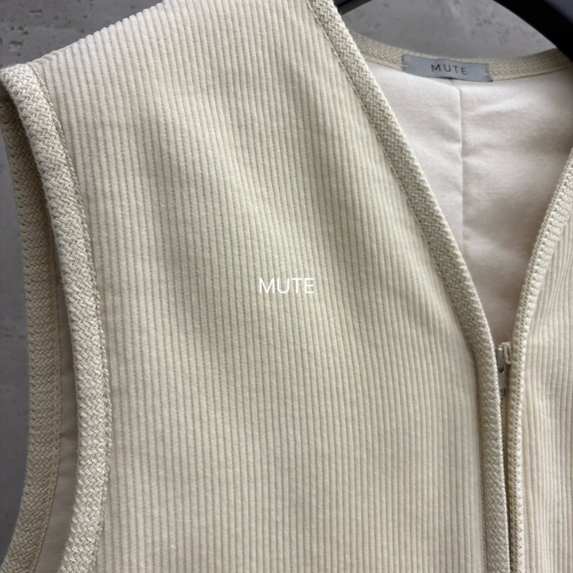 MUTE-P東大門㊣代購女裝新款熱賣職業推薦25秋冬馬甲燈心絨MUTE馬甲