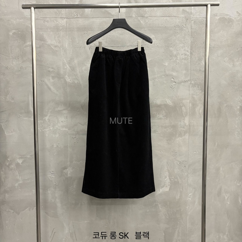 MUTE-P東大門㊣直郵女士新品熱賣25秋冬休閑職業長裙燈心絨MUTE長裙圖色4黑色