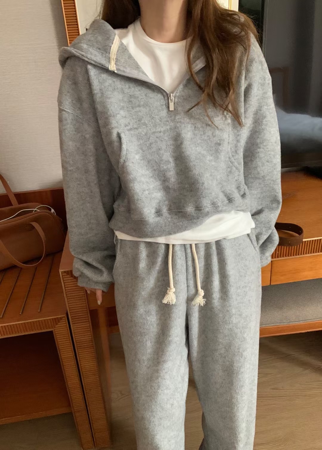 MELLOUNGE-멜라운지-T東大門㊣代購女裝新款人氣25秋冬衛衣MELLOUNGE-T衛衣圖色1