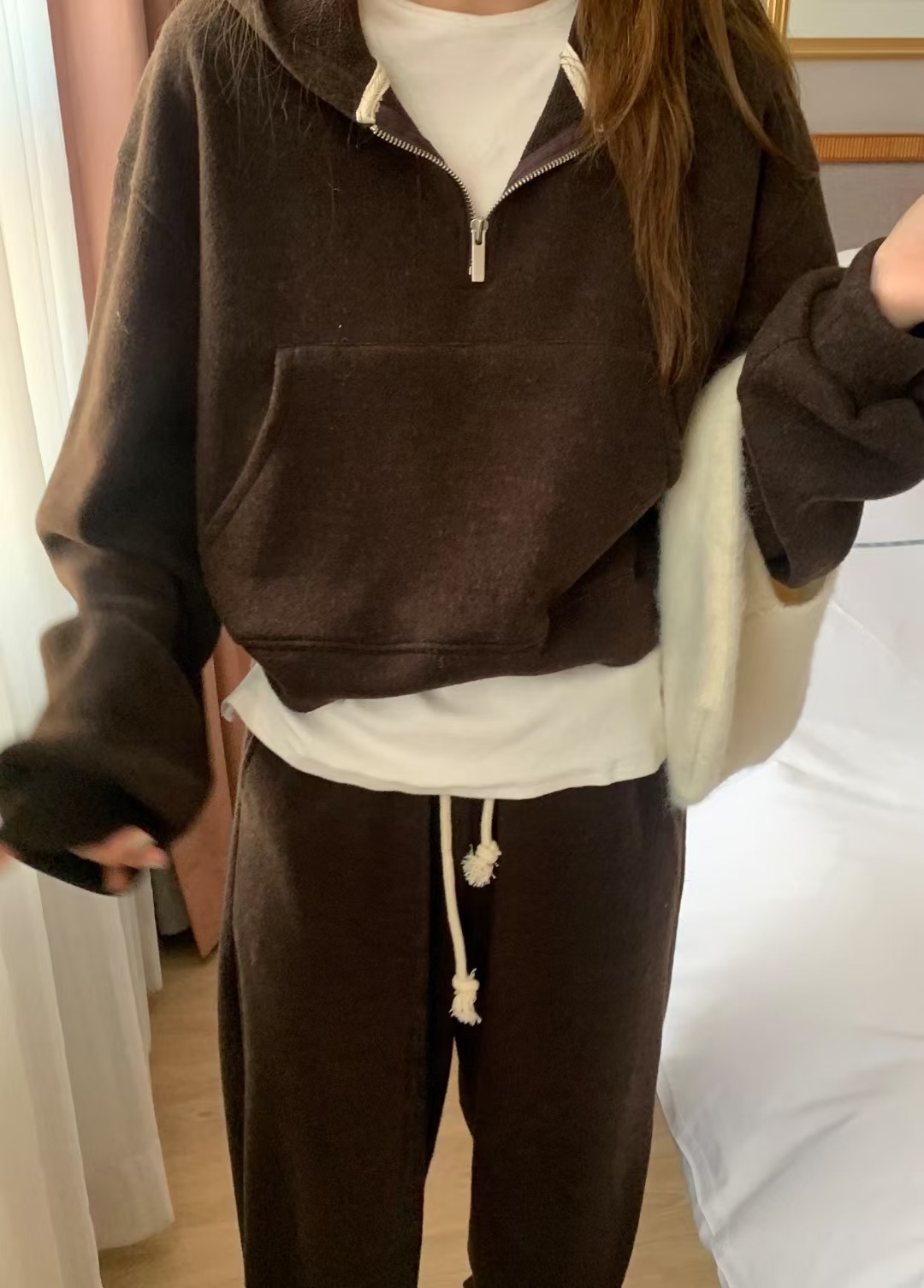 MELLOUNGE-멜라운지-T東大門㊣代購女裝新款人氣25秋冬衛衣MELLOUNGE-T衛衣圖色2