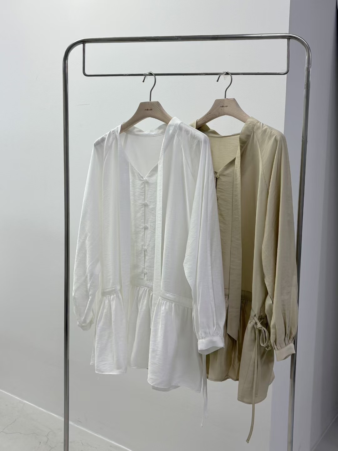 MELLOUNGE-멜라운지-T東大門㊣直郵女裝新品休閑襯衫蕾絲衫MELLOUNGE-T襯衫/蕾絲衫