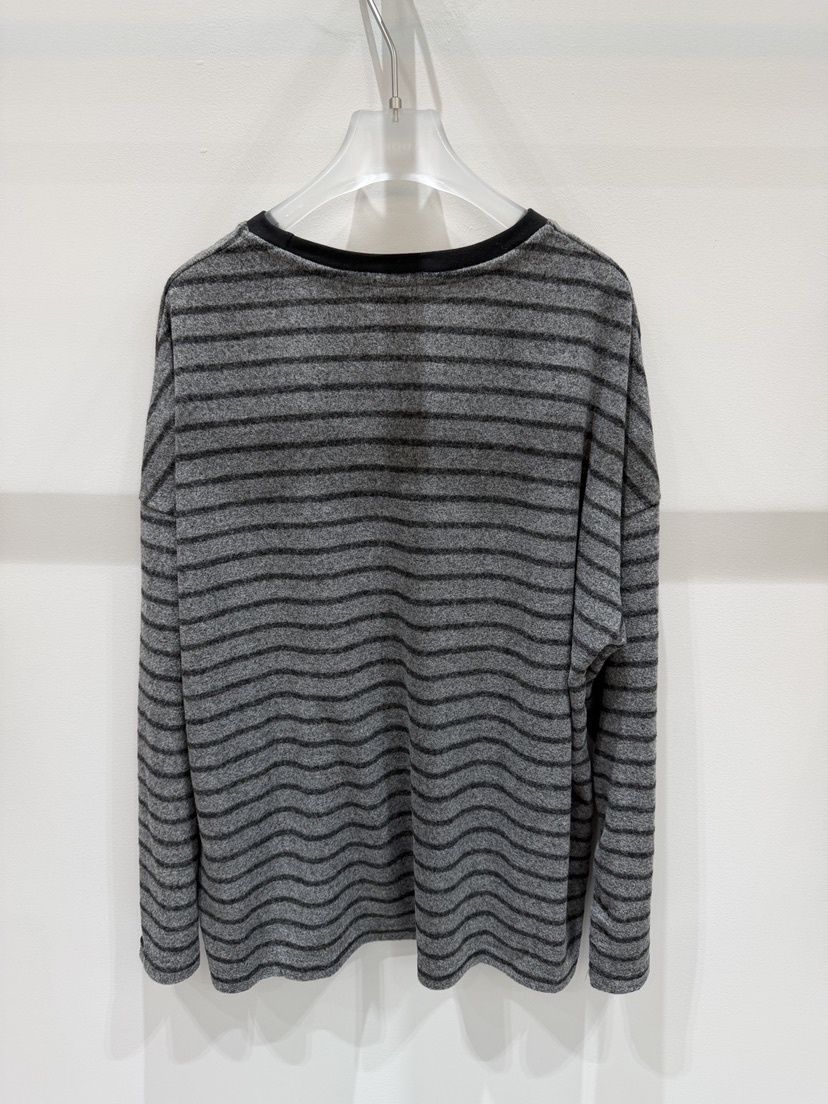 LOOKK韓國直郵㊣女裝新款職業人氣推薦休閑熱賣時尚長袖T恤鴨LOOKK長袖T恤