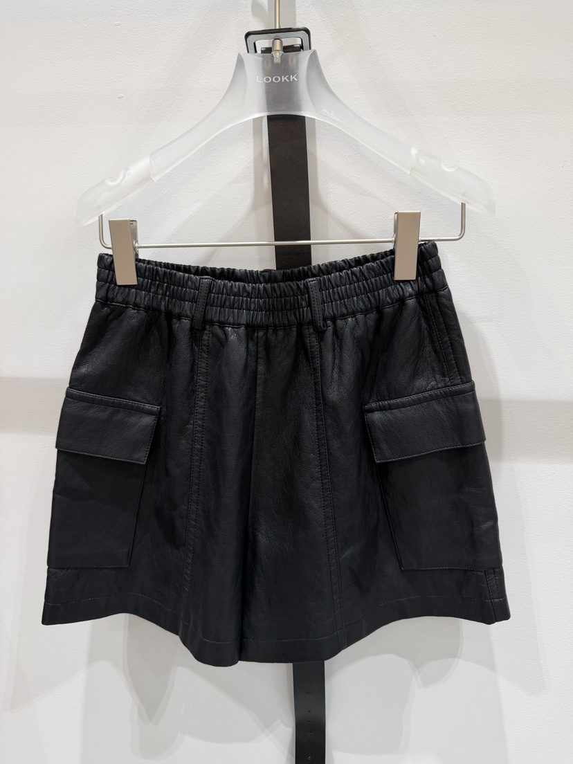 LOOKK東大門㊣直郵女裝新品25秋冬推薦時尚短褲口袋皮革拉鏈LOOKK短褲圖色2黑色