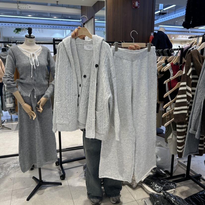 DREAM GIRIS東大門㊣實拍女士新品熱賣真品套裝三件套連帽衫DREAM GIRIS/HOT PLACE_ISSUE套裝圖色4